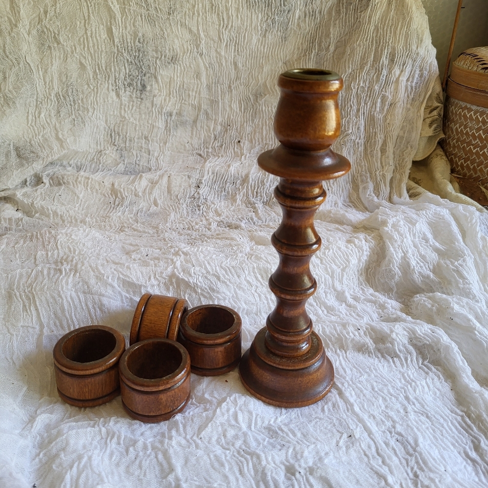 Elegant Brown Wooden Candle Holder W/Napkin Rings